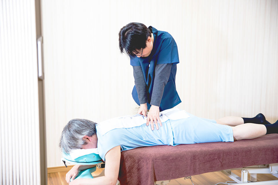 あん摩マッサージ指圧施術画像